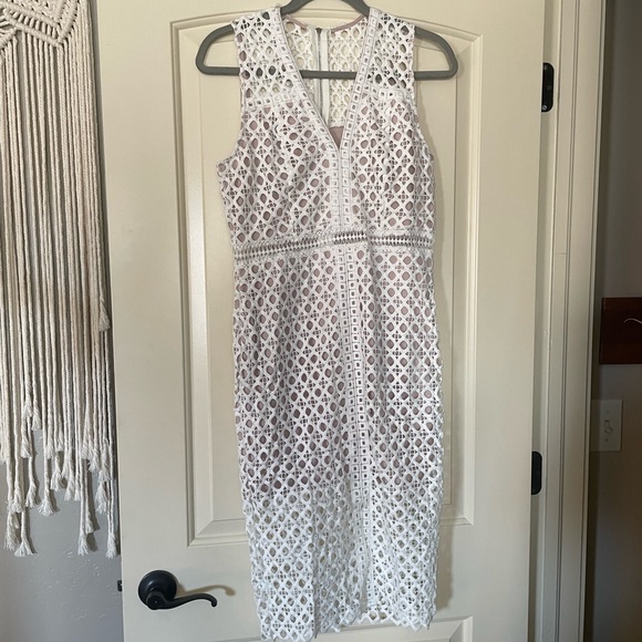 BOUTIQUE DRESS 🌟🌟🌟🌟🌟 - Picture 2 of 9